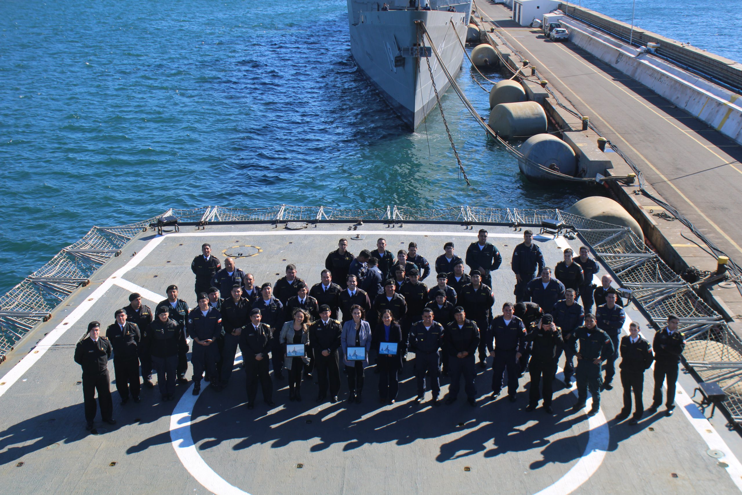 Lee más sobre el artículo Conferencia de profesoras de Academia de Guerra Naval en Fragata Almirante Cochrane