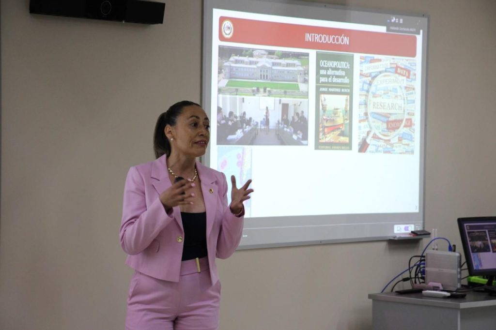 RECONOCIMIENTO AL LOGRO DOCTORA PIÑEIRO