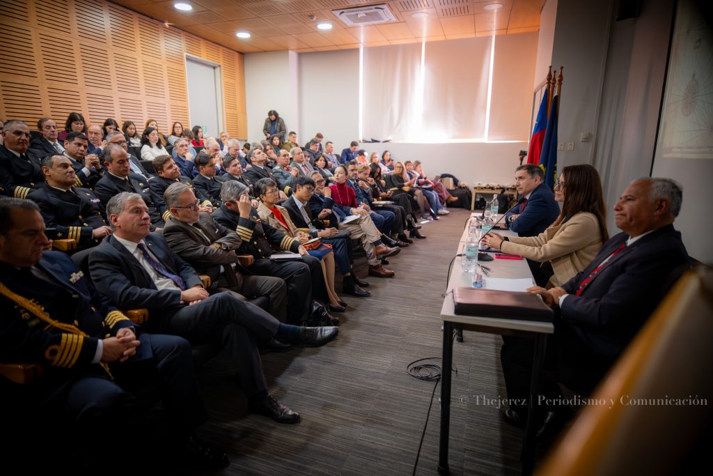 SEGUNDO SEMINARIO “CHILE Y SU LIDERAZGO MARÍTIMO” ABORDÓ LOS DESAFÍOS ESTRATÉGICOS DEL PAÍS EN EL ESCENARIO MARÍTIMO INTERNACIONAL