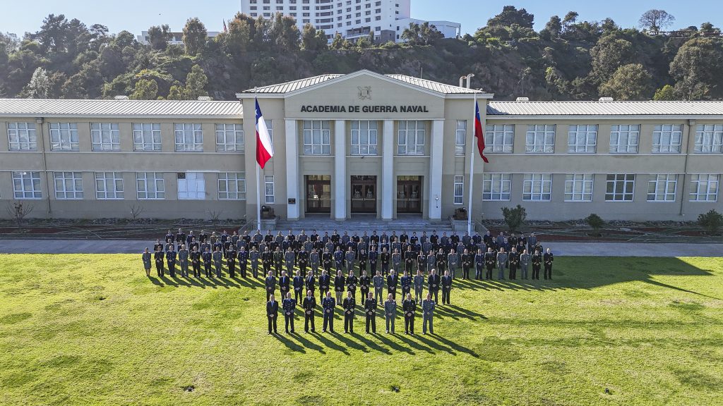 ACADEMIA DE GUERRA NAVAL INICIA CURSO CONJUNTO DE ESTADO MAYOR 2026 CON 114 OFICIALES NACIONALES Y EXTRANJEROS