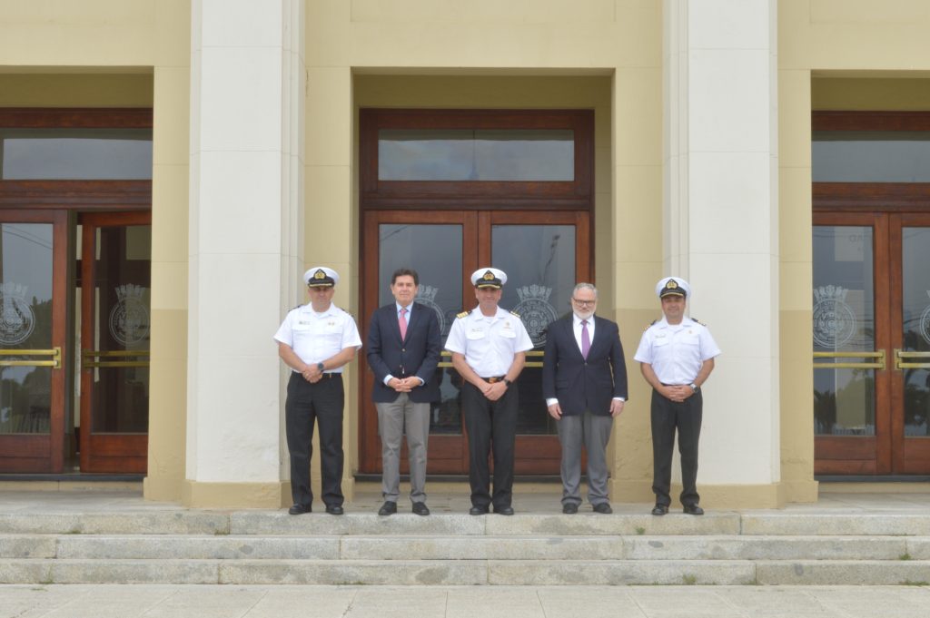 ACADEMIA DE GUERRA NAVAL RECIBE VISITA DE AUTORIDADES DE LA COMISIÓN NACIONAL DE ACREDITACIÓN