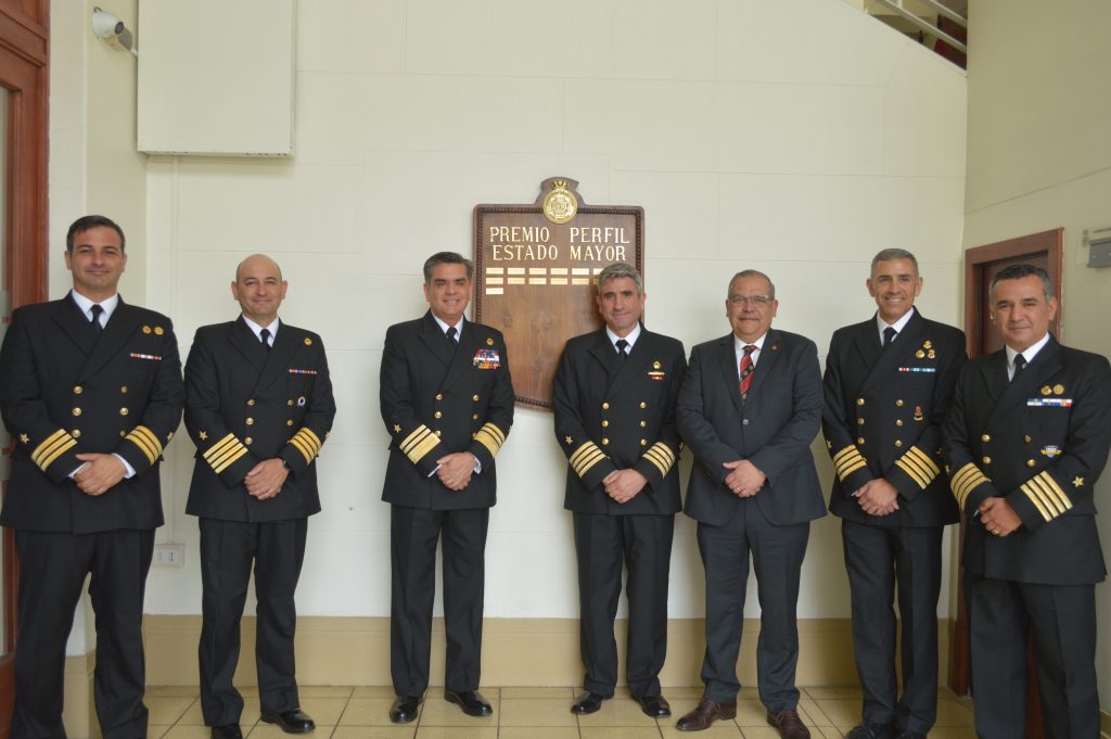 ACADEMIA DE GUERRA NAVAL DEVELA CUADRO DE HONOR EN RECONOCIMIENTO AL “PREMIO PERFIL ESTADO MAYOR”