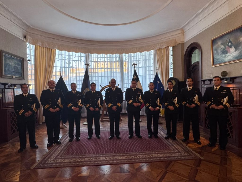 OFICIALES DEL CURSO DE GESTIÓN Y CONDUCCIÓN MARÍTIMA REALIZARON VISITA PROFESIONAL A LA REGIÓN DE MAGALLANES